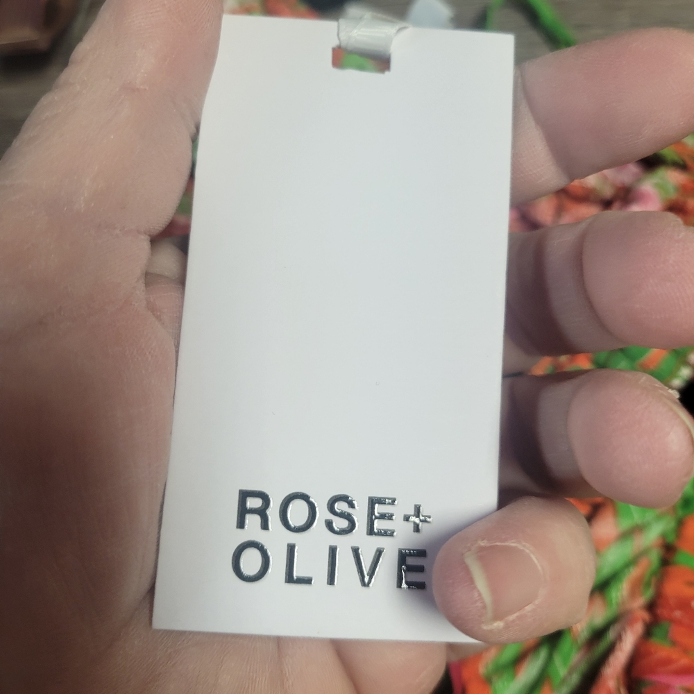 Rose + Olive NWT Vibrant Floral Ruffle Top Size Small - Picture 4 of 5